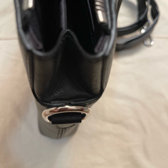 Louis Vuitton Briefcase, Anton Taiga Leather - Picture 6 of 16